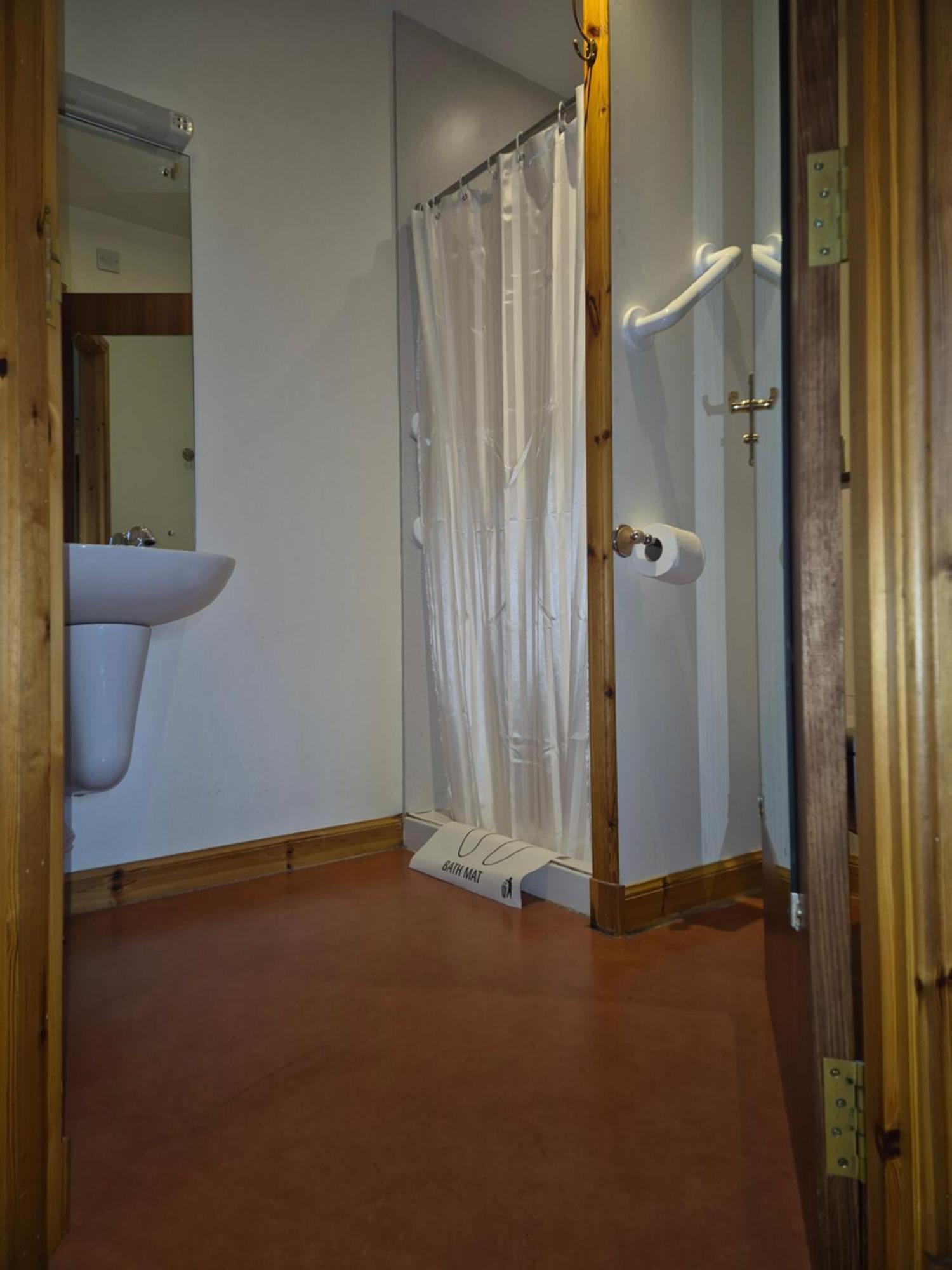 Doune Braes Hotel Breasclete Экстерьер фото